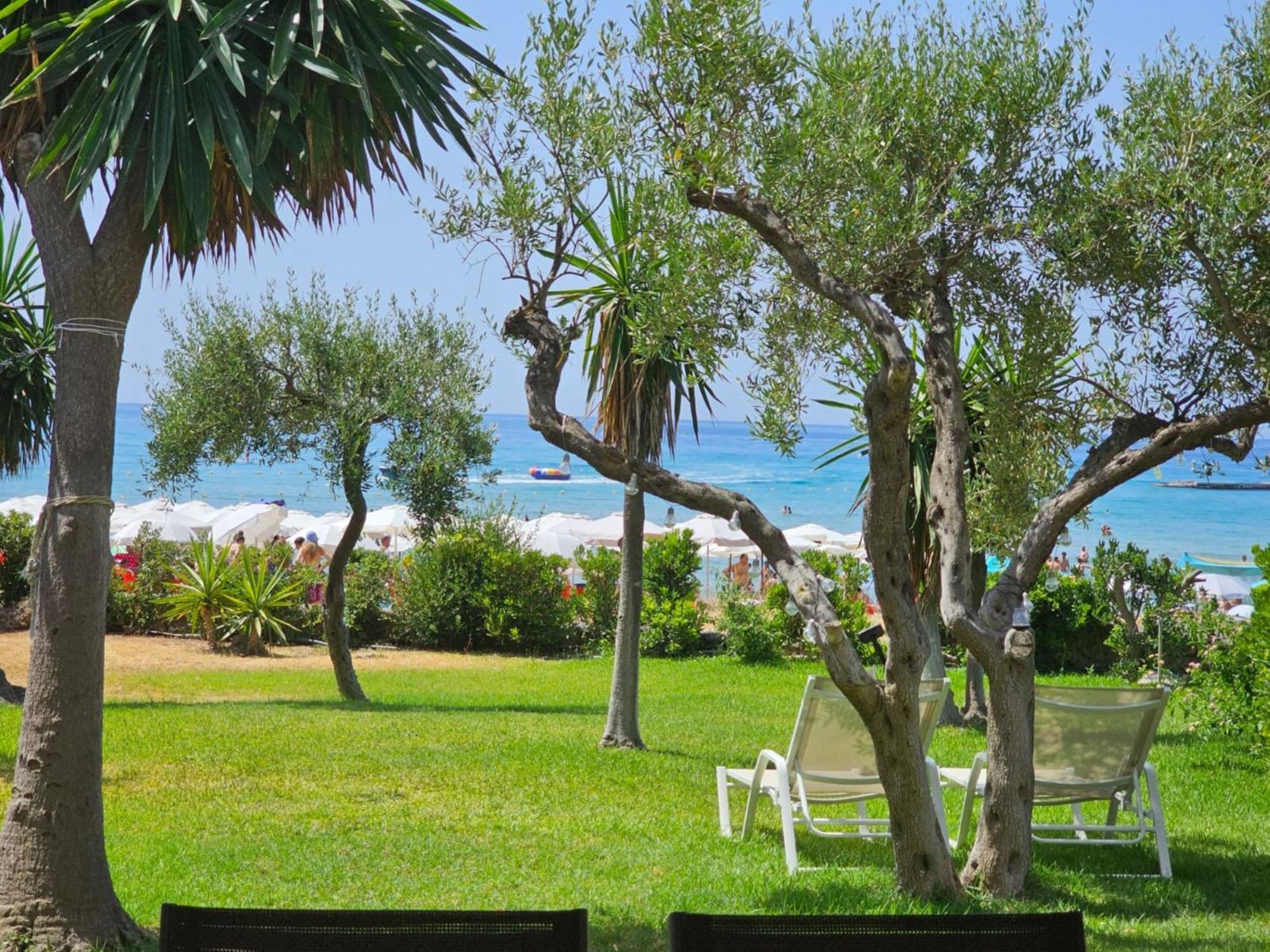 Glyfada Beachfront Apartment A3G Kültér fotó